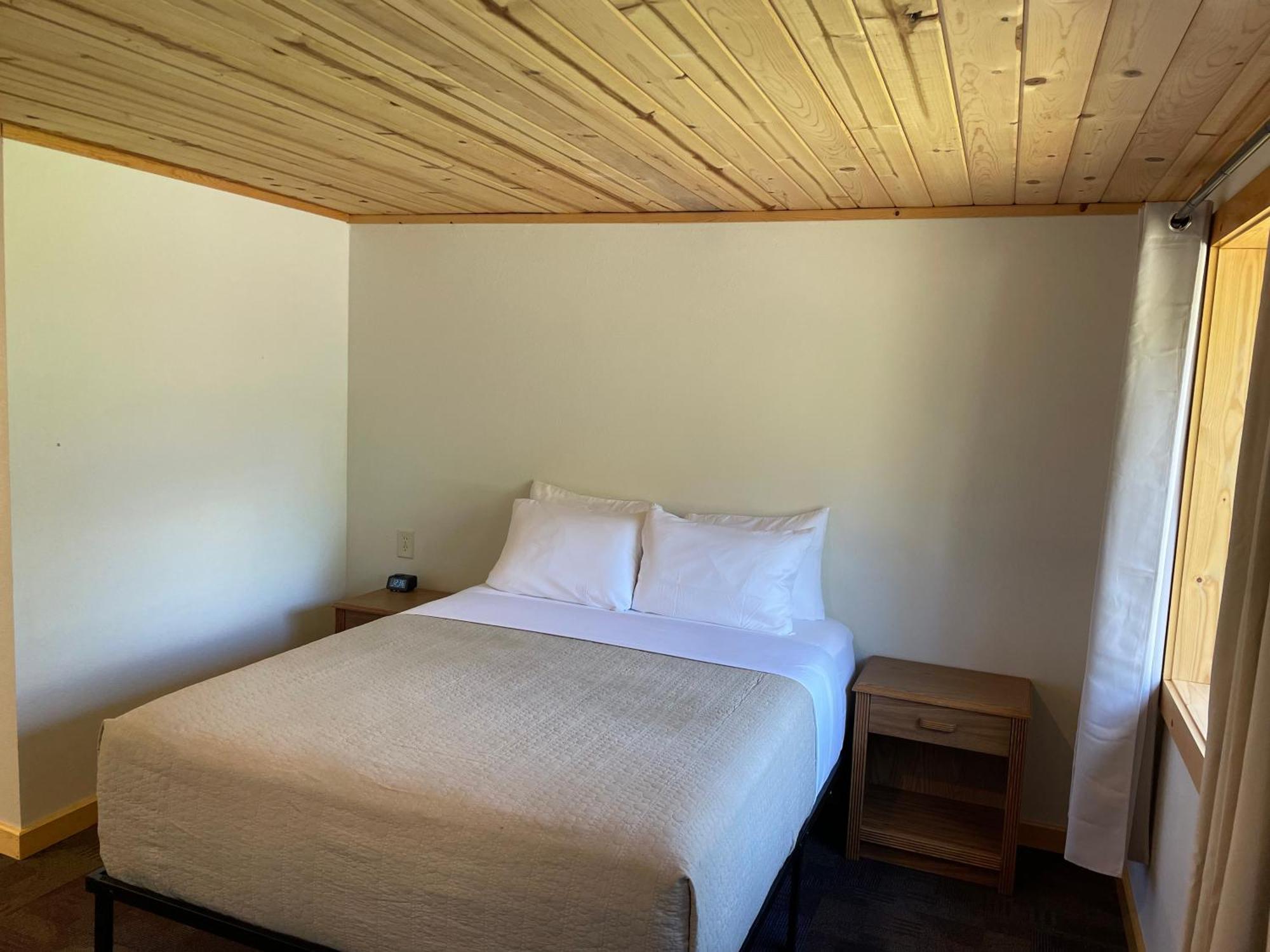 Hanging Horn Lakeside Resort Moose Lake Buitenkant foto