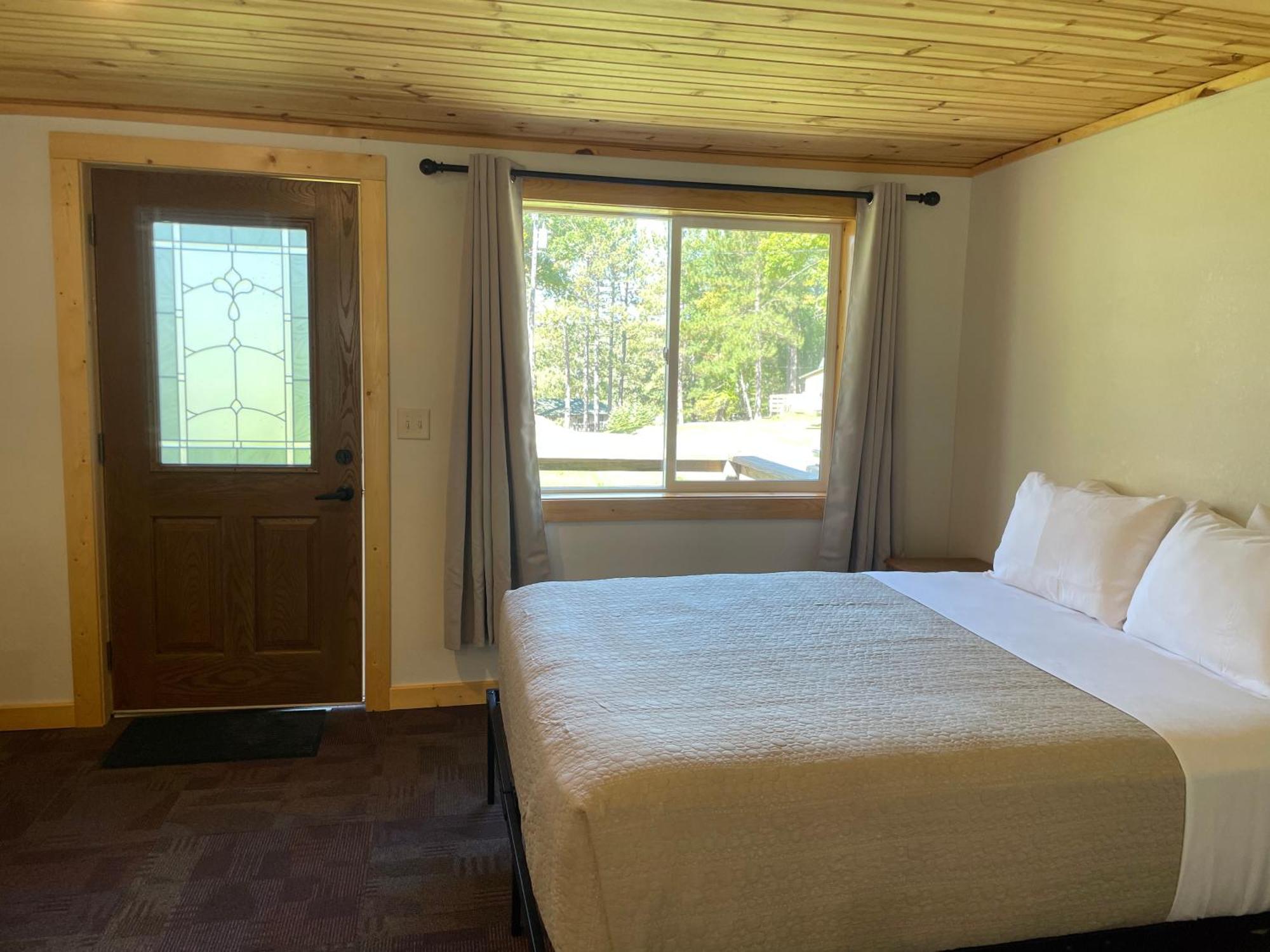 Hanging Horn Lakeside Resort Moose Lake Buitenkant foto