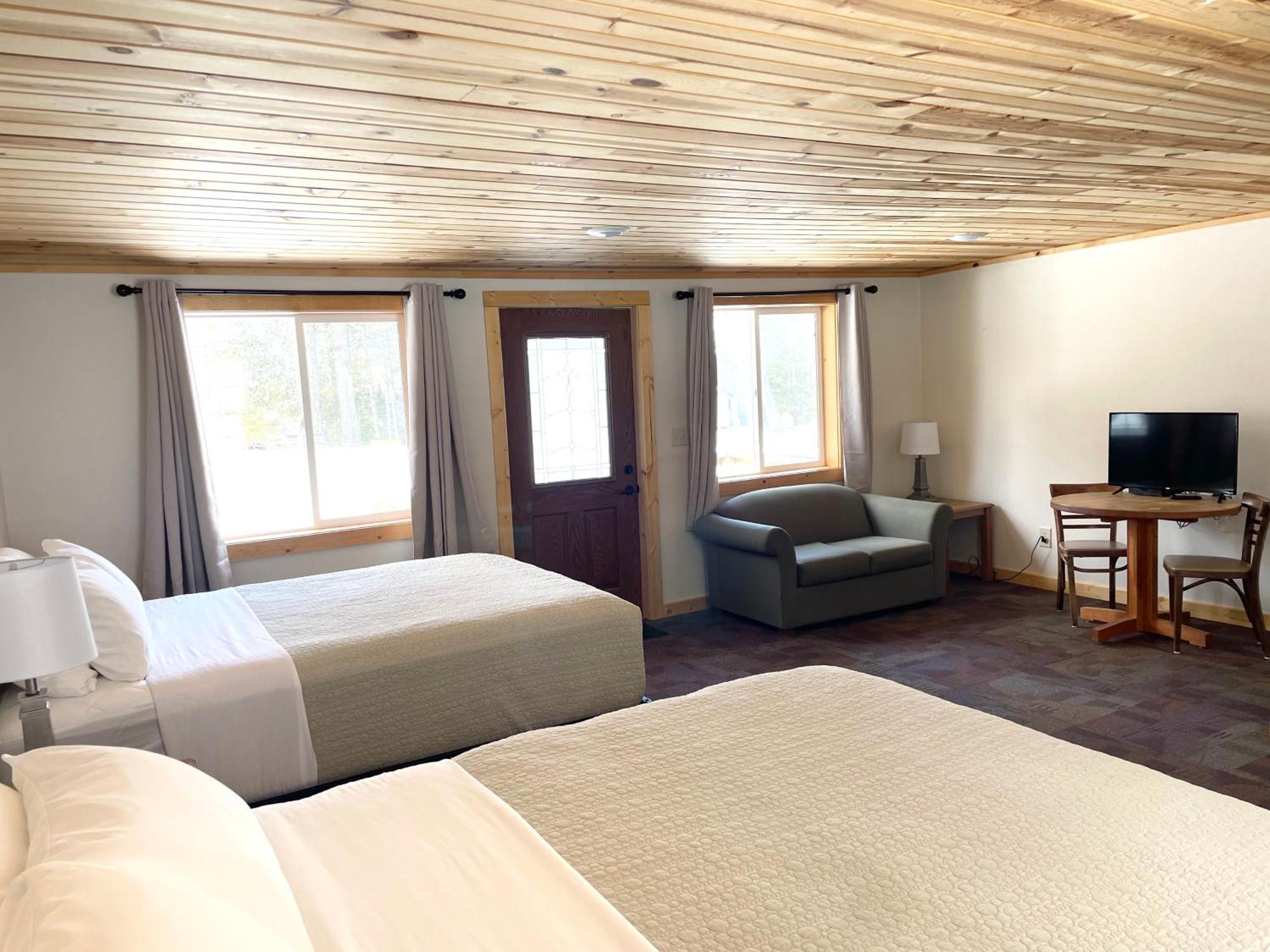 Hanging Horn Lakeside Resort Moose Lake Buitenkant foto