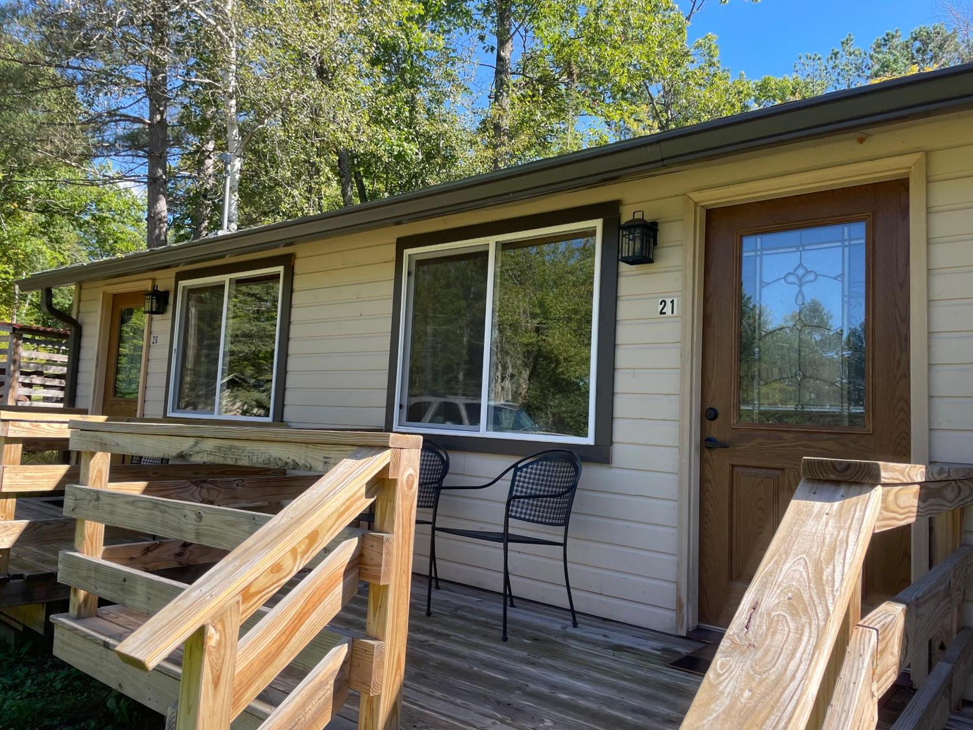 Hanging Horn Lakeside Resort Moose Lake Buitenkant foto