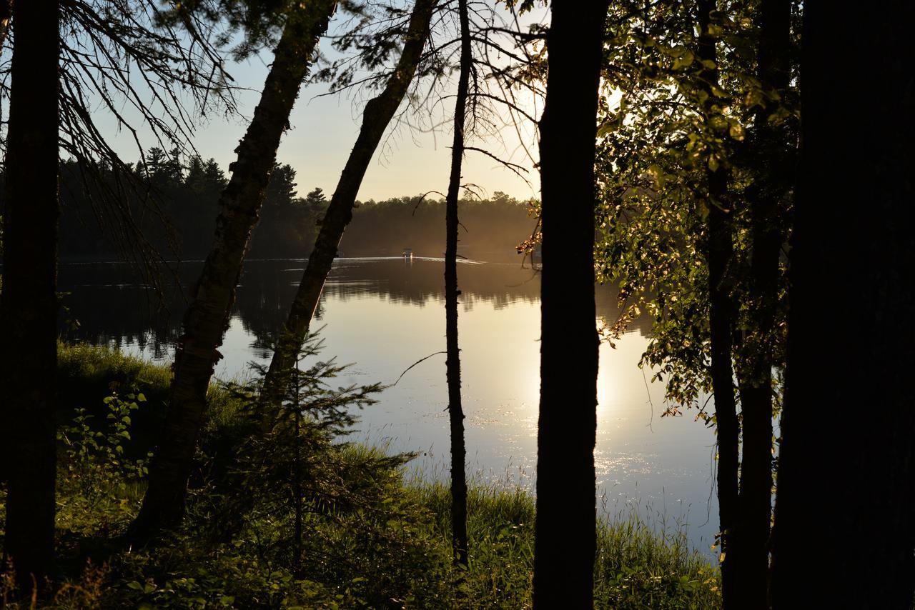 Hanging Horn Lakeside Resort Moose Lake Buitenkant foto